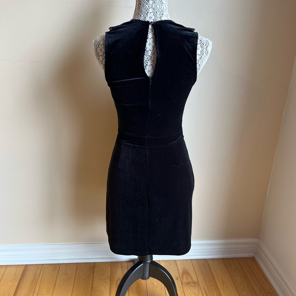 TFNC velvet dress - Picture 3 of 4
